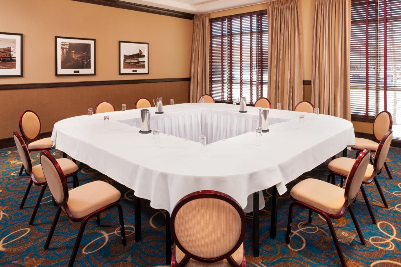 Sheraton Hotel Minneapolis Midtown Экстерьер фото